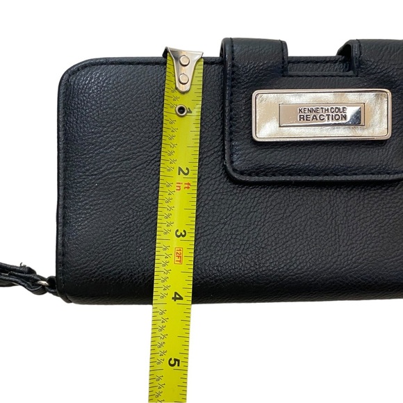 Kenneth Cole Reaction zip around long wallet - Picture 8 of 8